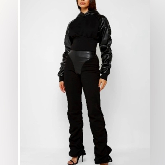 SOLD ManiereDe Voir Black Women's Jumpsuit - Picture 1 of 2